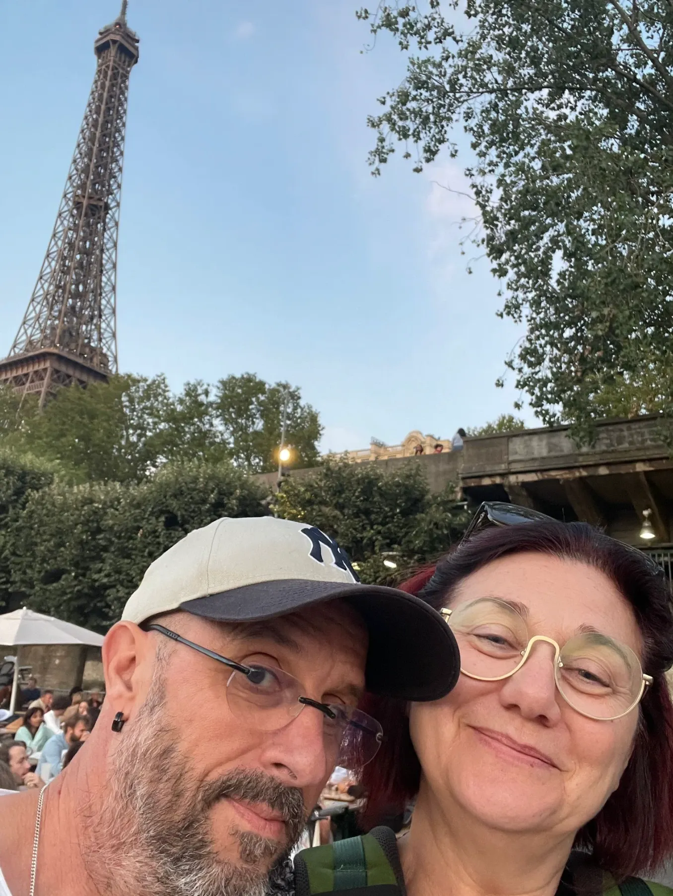 On devine l'âge au cadrage du selfie....